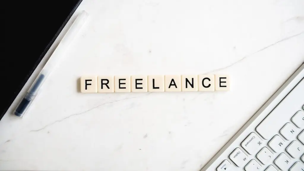 Freelancing Meaning in Urdu